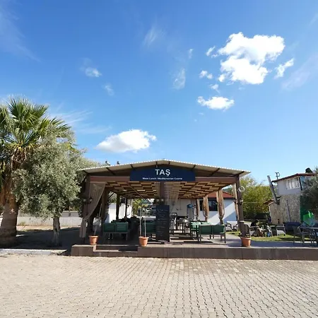 מלון Tas Akbük