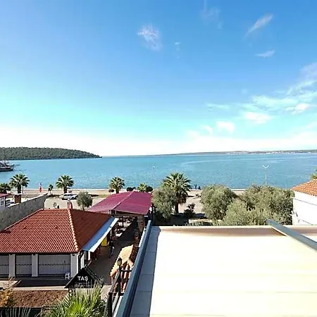 Taş 2* Akbük
