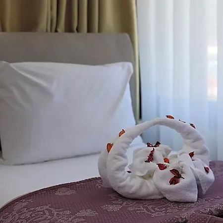 Taş 2*